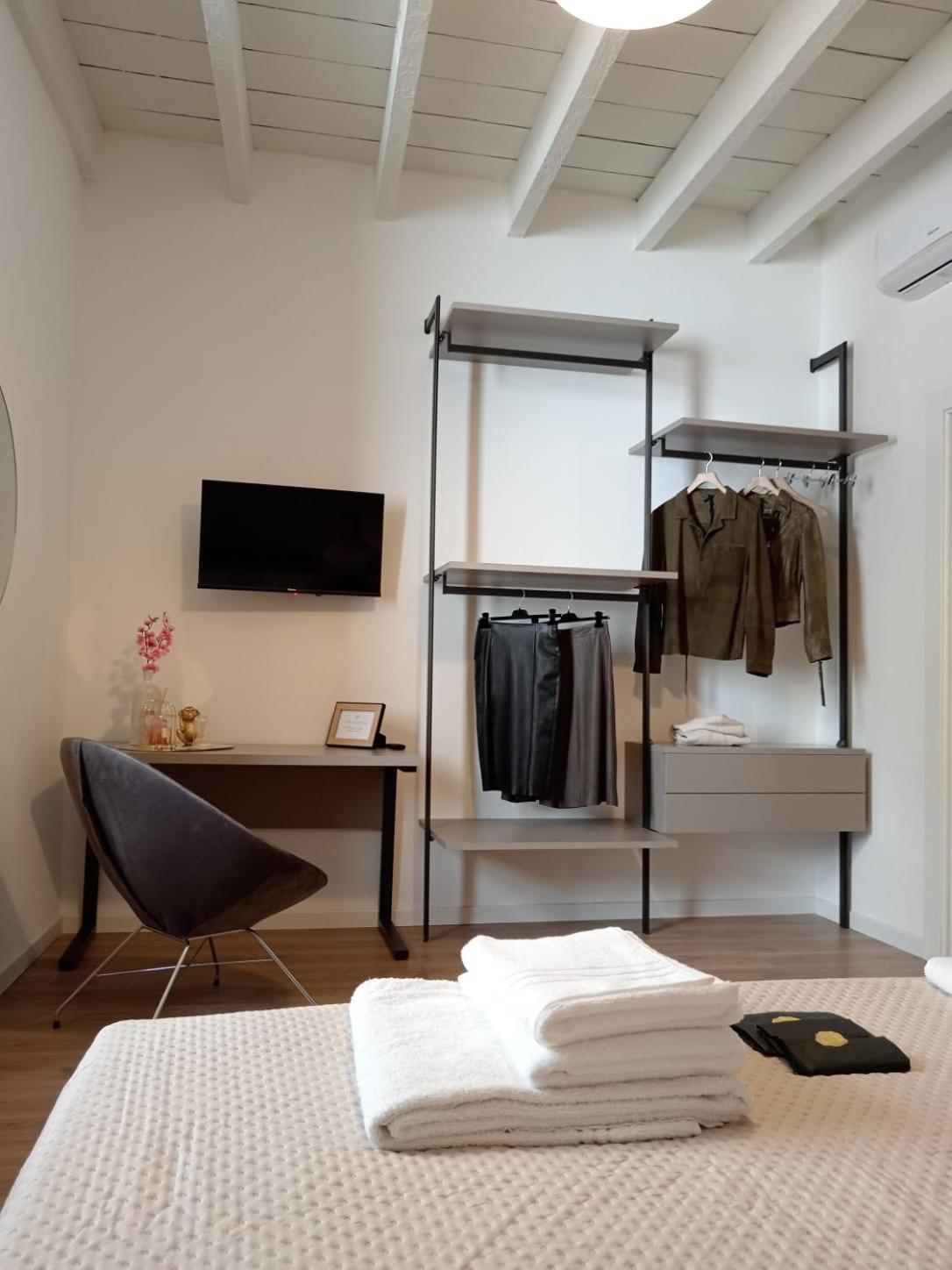 Indipendence Home Специя Экстерьер фото