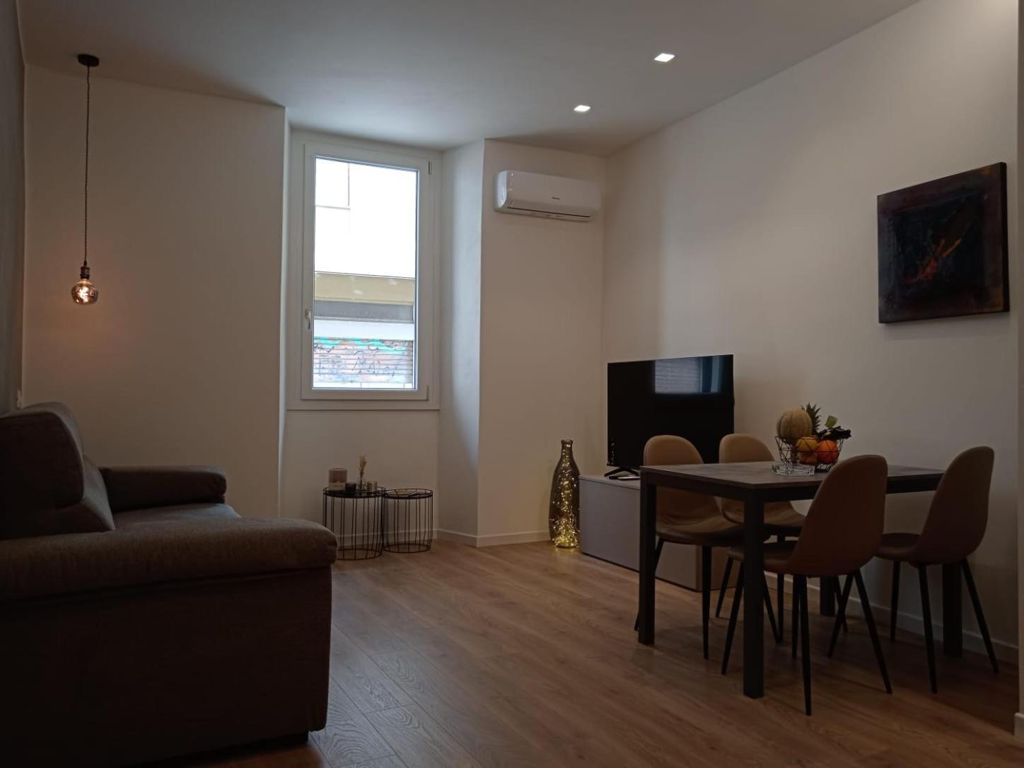 Indipendence Home Специя Экстерьер фото