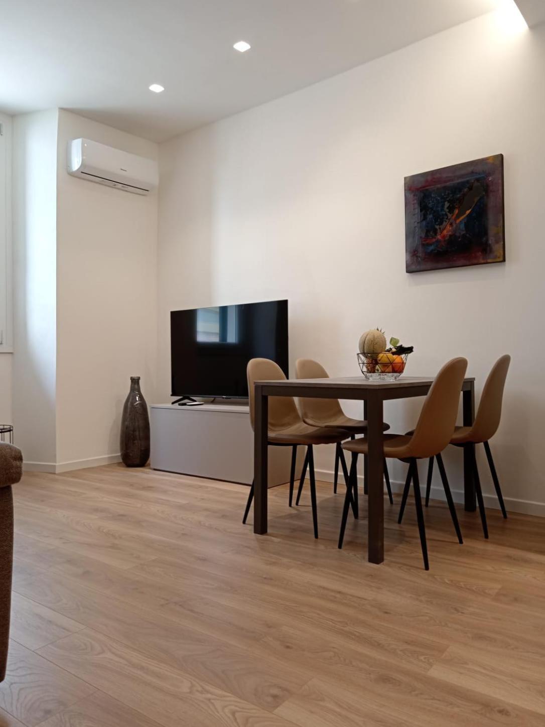 Indipendence Home Специя Экстерьер фото