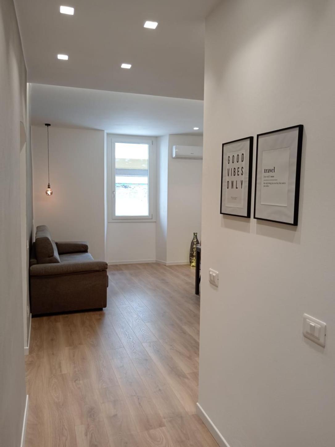 Indipendence Home Специя Экстерьер фото